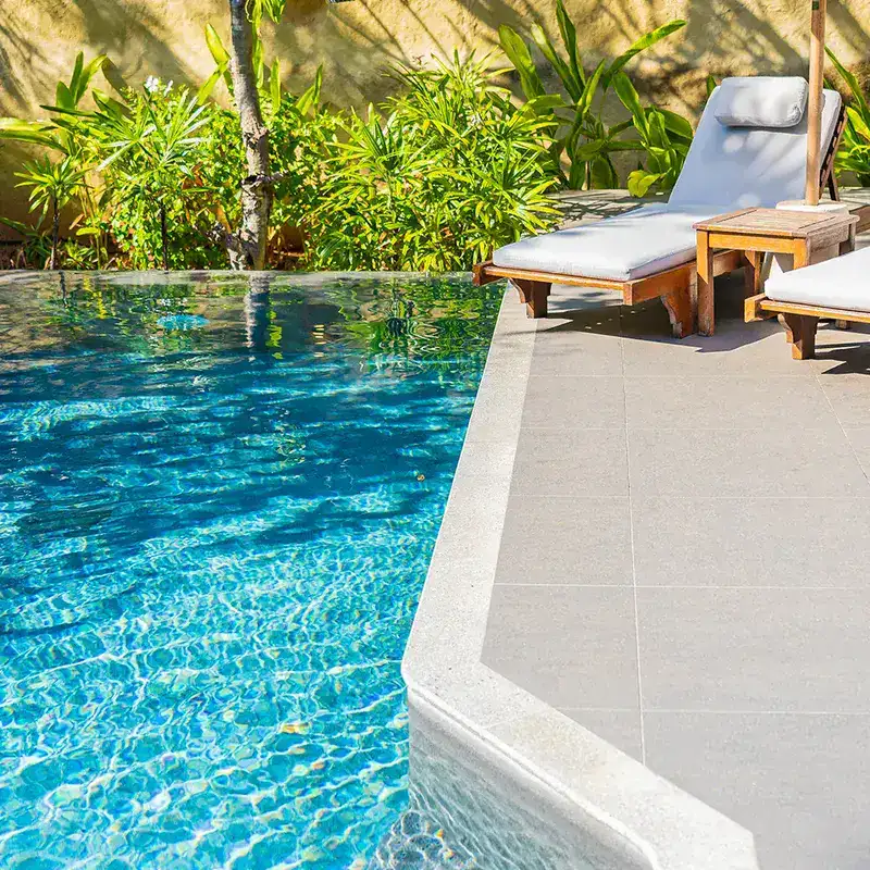 Peinture speciale piscine béton - usage et pose par Asena