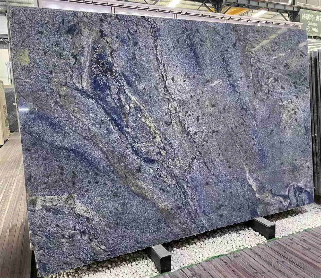 Quartzite Azul Bahia Blue - usage et pose par Asena