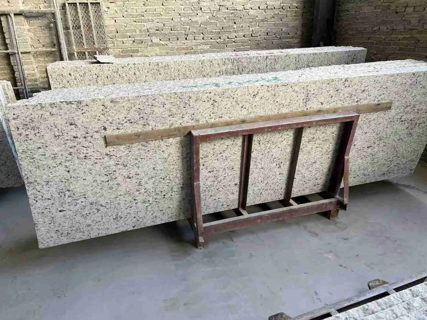 Granit Brazil White Rose - usage et pose par Asena