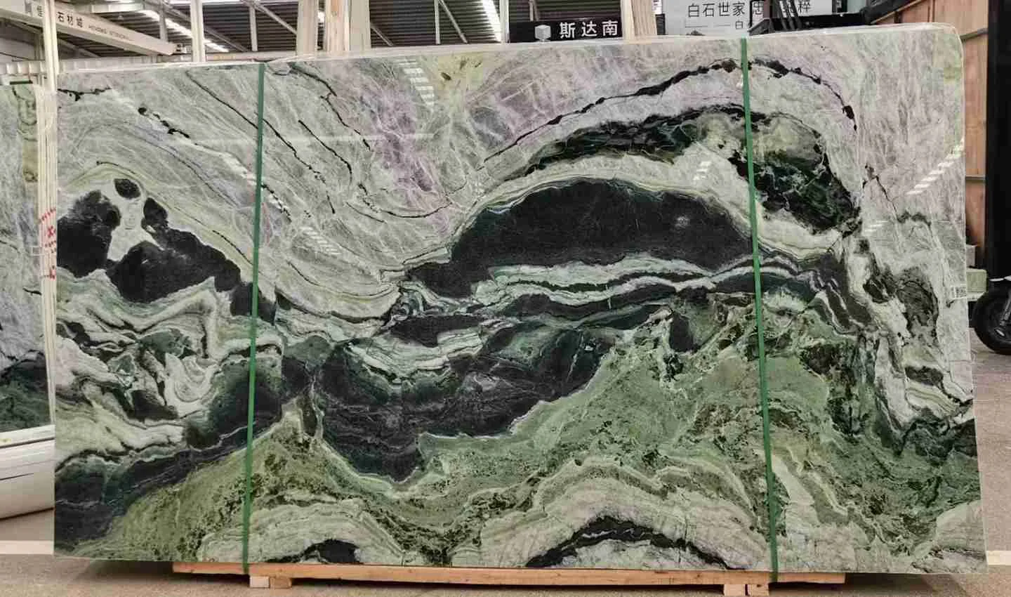 Marbre Cloud Jade Green - usage et pose par Asena