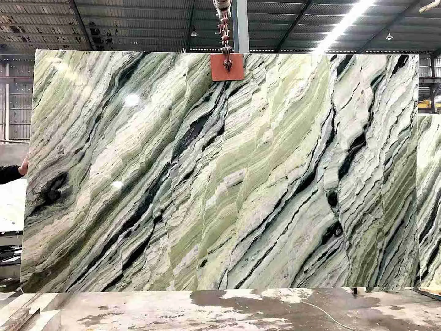 Marbre Cloud Jade Green - usage et pose par Asena