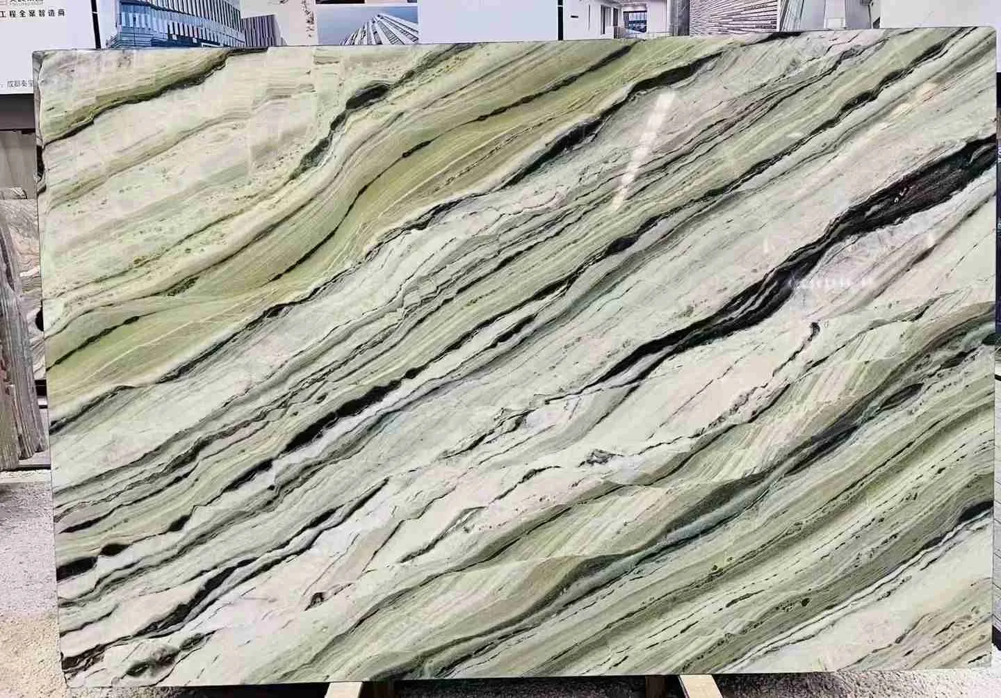 Marbre Cloud Jade Green - usage et pose par Asena