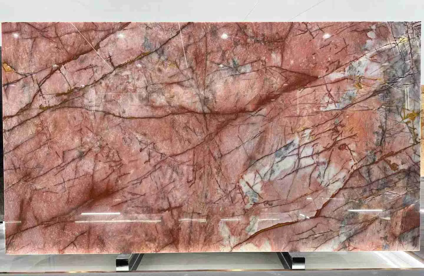 Quartzite Cosmopolitan Red - usage et pose par Asena