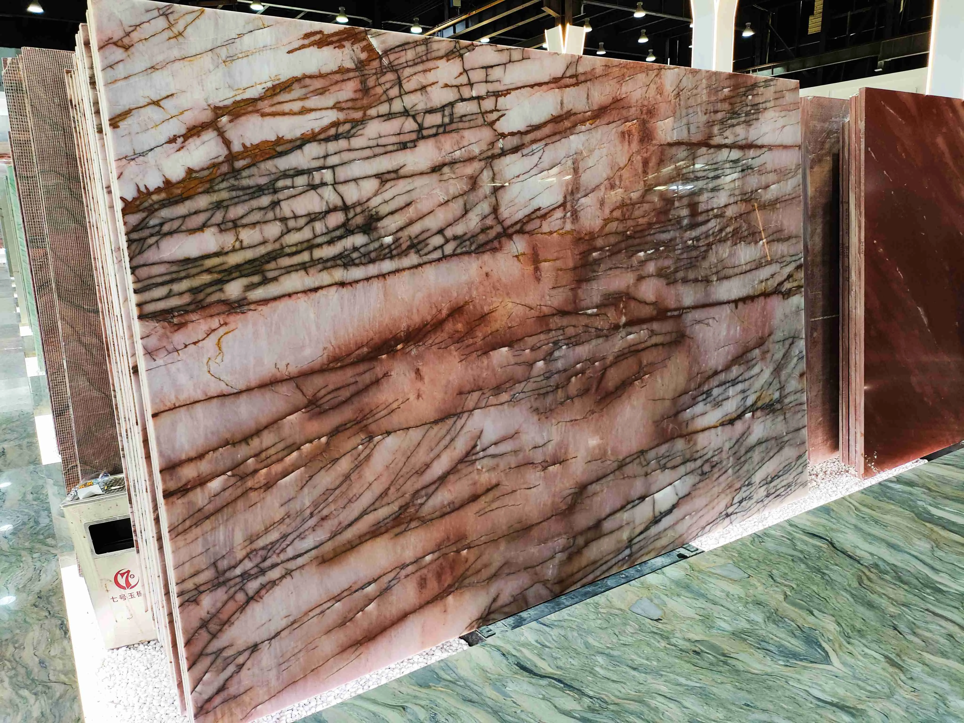 Quartzite Cosmopolitan Red - usage et pose par Asena