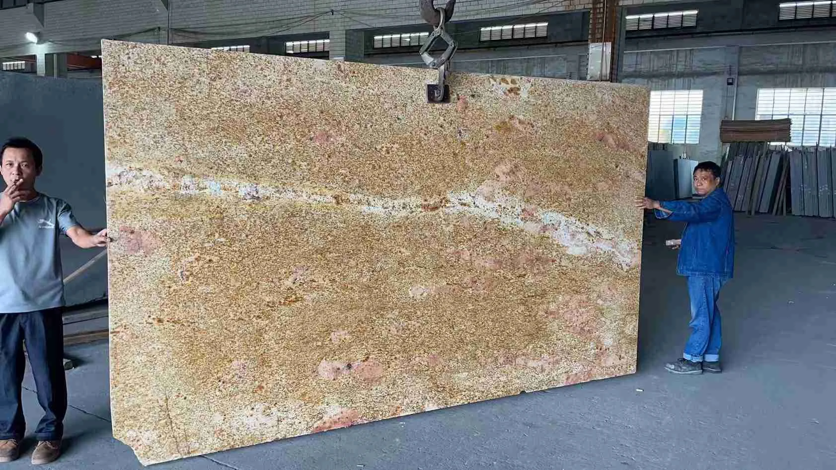 Granit Brazil Imperial Gold - usage et pose par Asena