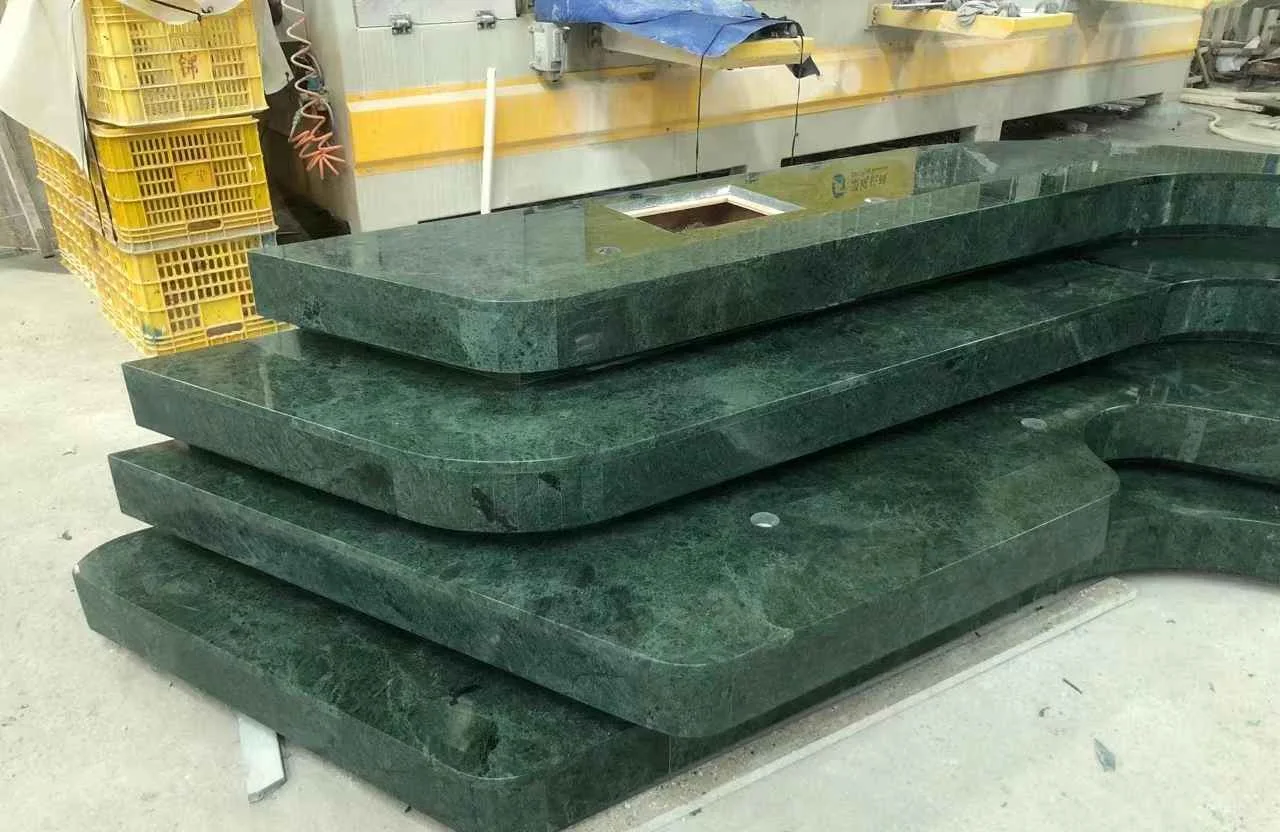 Marbre India Verde Affai Green - usage et pose par Asena