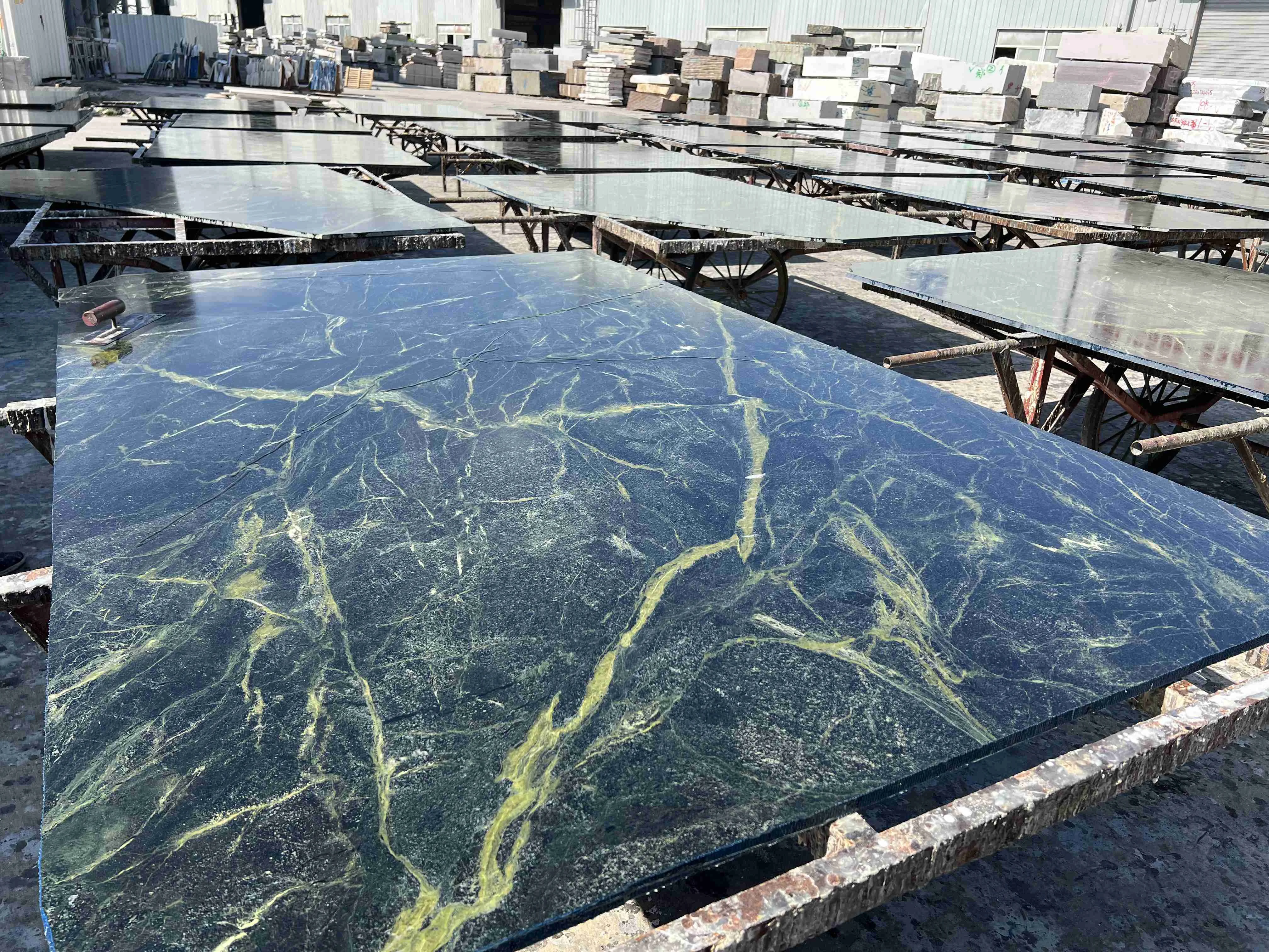 Quartzite Rainforest Green - usage et pose par Asena