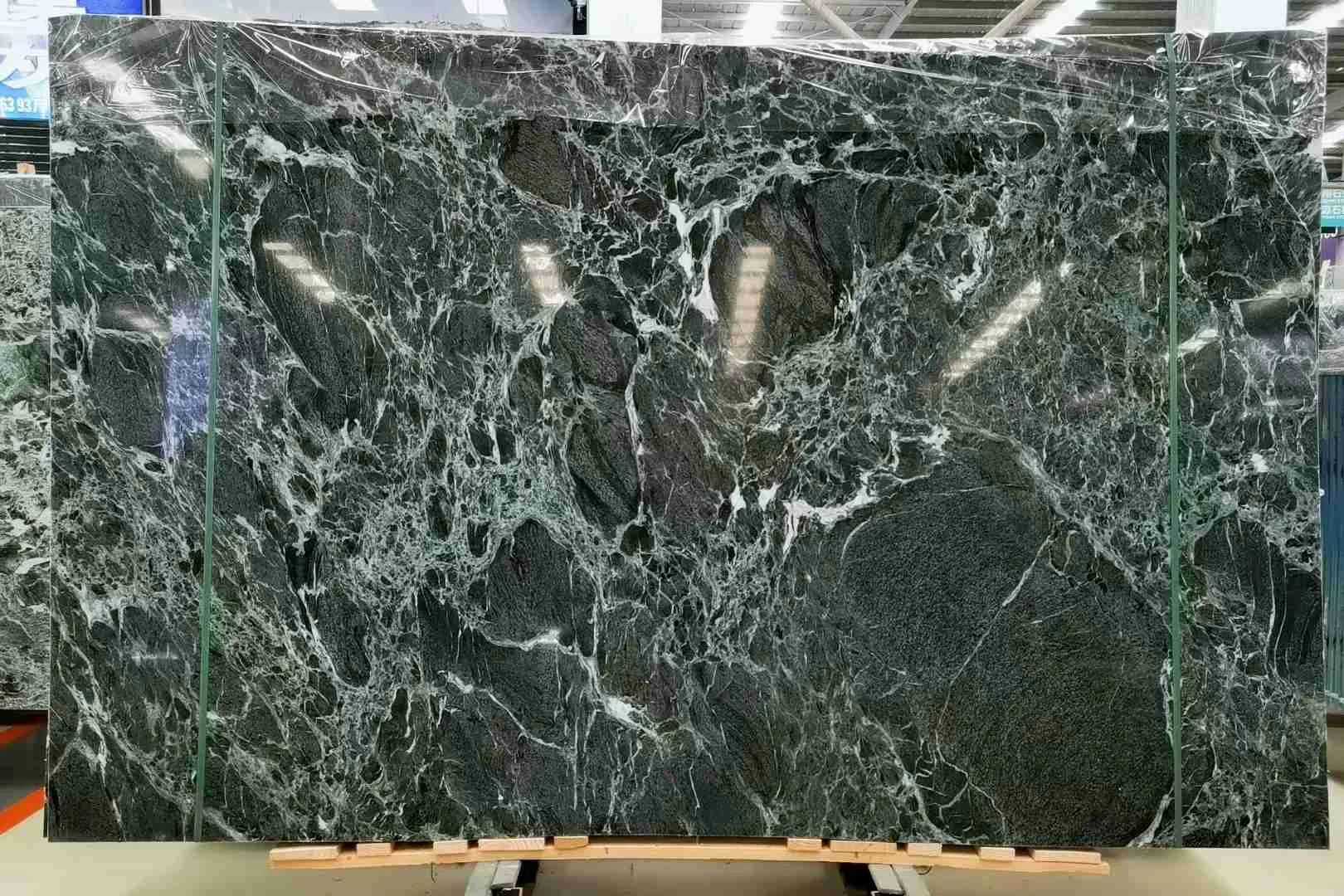 Marbre Verde Alpi Green - usage et pose par Asena