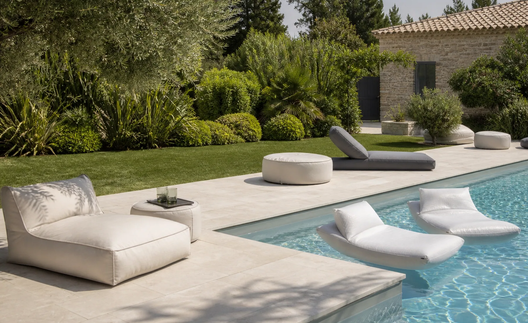 Accessoires piscine à Poitiers, Vienne et alentours